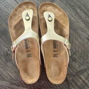 Hardly Worn Gold Gizeh Birkenstocks, size 42
